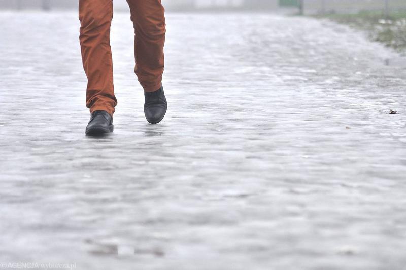 Buty na oblodzone chodniki