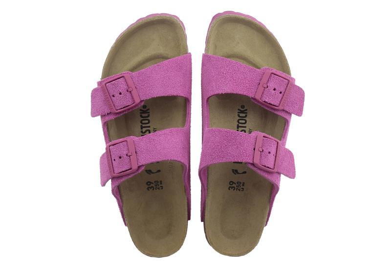 Jak mierzyć stopę do sandałów