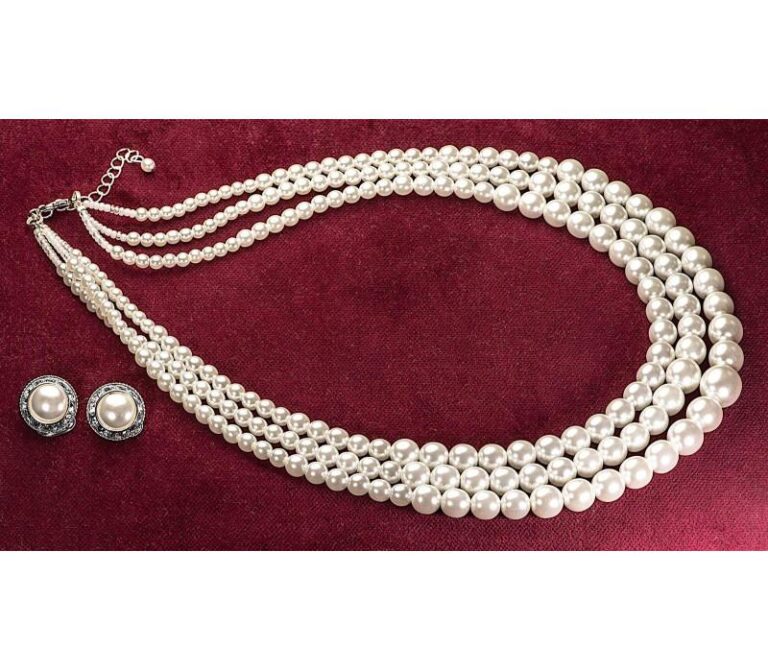 Jak wybrać idealną biżuterię do sukni ślubnej ecru?