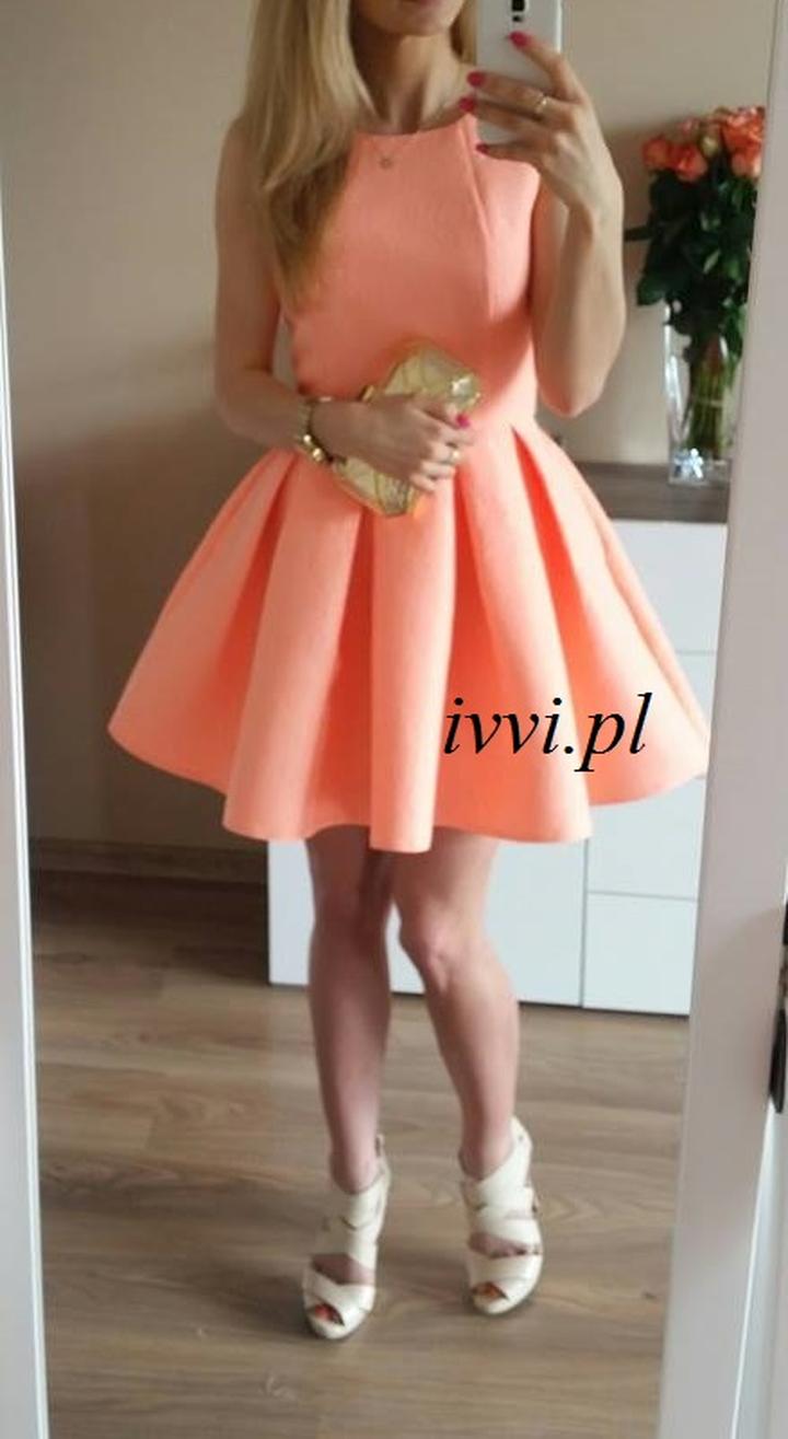 Buty do brzoskwiniowej sukienki