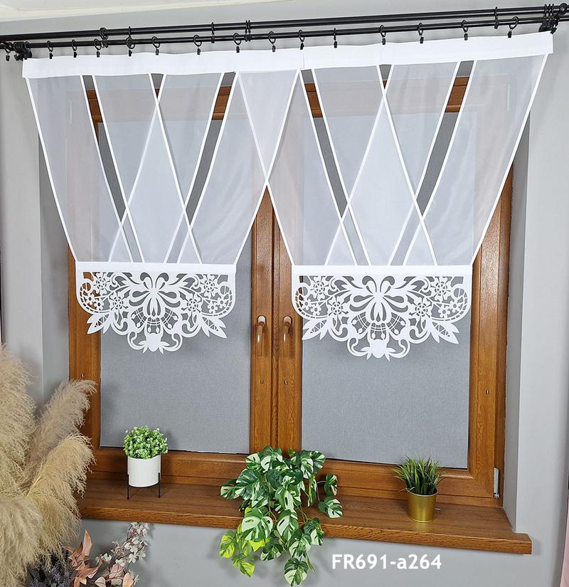 Firanka w kształcie V