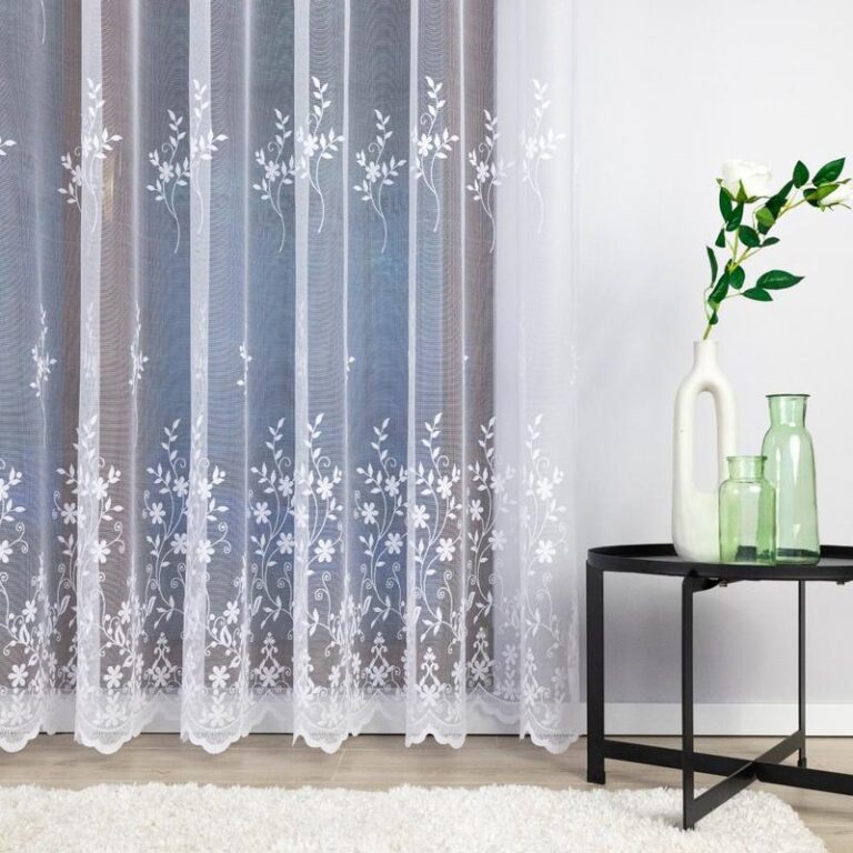 Jak w prosty sposób uszyć piękne firany ekrany?