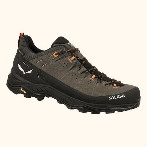 Jakie buty trekkingowe do 300 zł wybrać na każdą wyprawę?